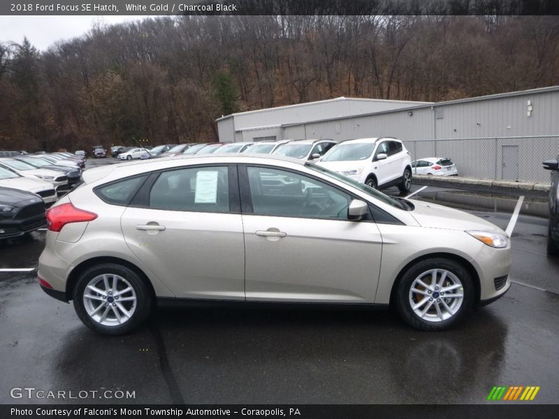 White Gold / Charcoal Black 2018 Ford Focus SE Hatch