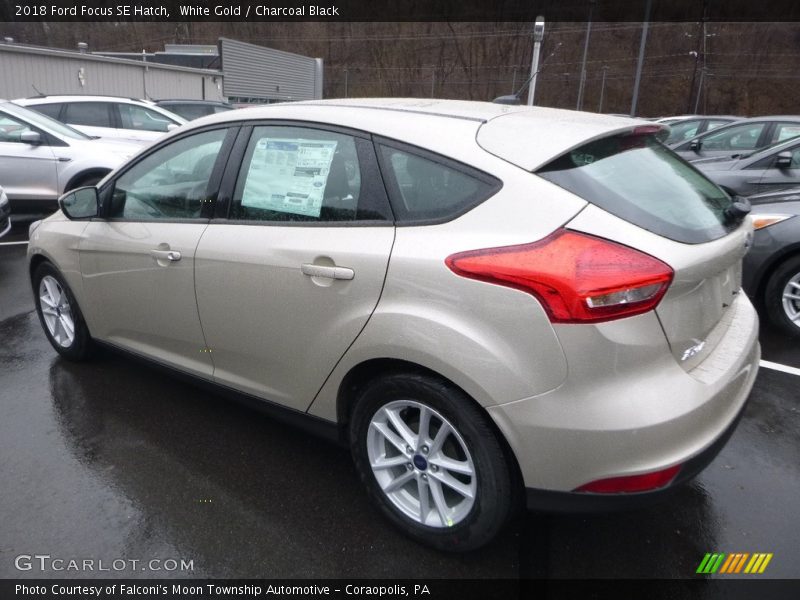 White Gold / Charcoal Black 2018 Ford Focus SE Hatch