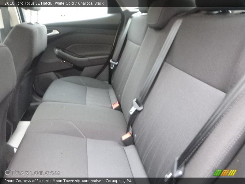 White Gold / Charcoal Black 2018 Ford Focus SE Hatch