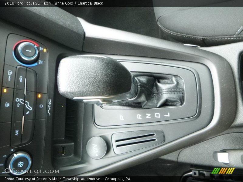 White Gold / Charcoal Black 2018 Ford Focus SE Hatch