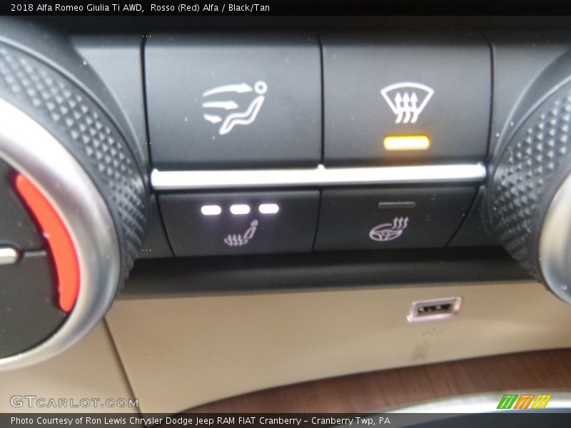 Rosso (Red) Alfa / Black/Tan 2018 Alfa Romeo Giulia Ti AWD