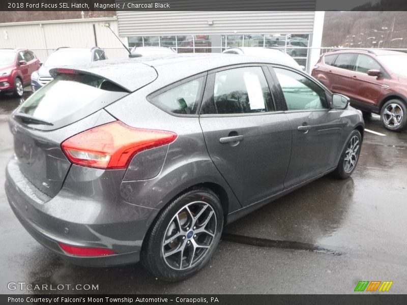 Magnetic / Charcoal Black 2018 Ford Focus SEL Hatch