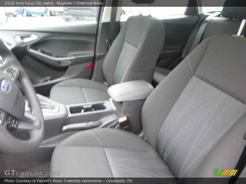 Magnetic / Charcoal Black 2018 Ford Focus SEL Hatch