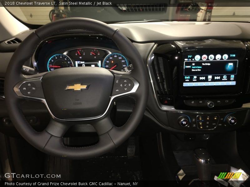 Satin Steel Metallic / Jet Black 2018 Chevrolet Traverse LT