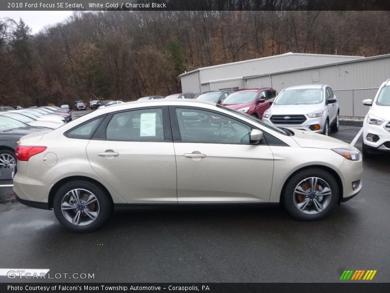 White Gold / Charcoal Black 2018 Ford Focus SE Sedan
