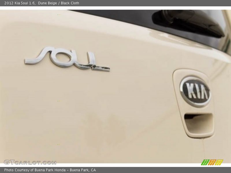 Dune Beige / Black Cloth 2012 Kia Soul 1.6