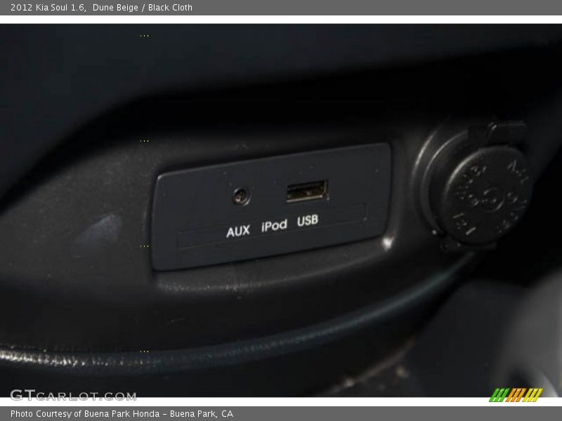 Dune Beige / Black Cloth 2012 Kia Soul 1.6