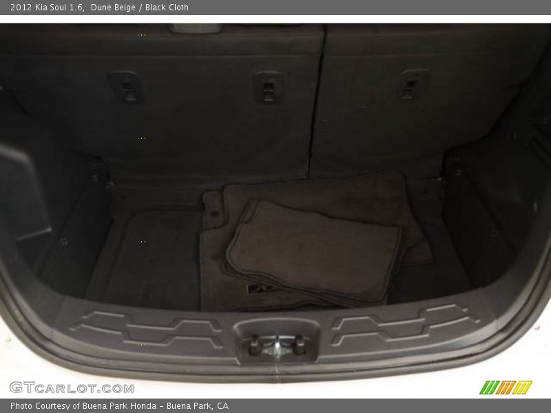 Dune Beige / Black Cloth 2012 Kia Soul 1.6