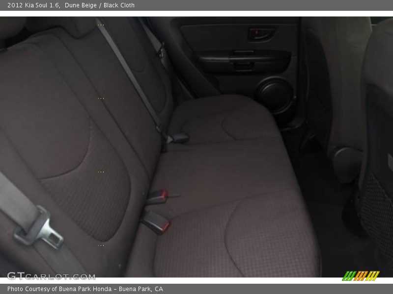 Dune Beige / Black Cloth 2012 Kia Soul 1.6