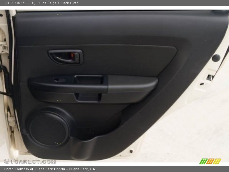 Dune Beige / Black Cloth 2012 Kia Soul 1.6