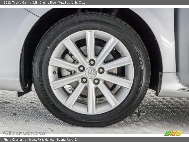 Classic Silver Metallic / Light Gray 2012 Toyota Camry XLE