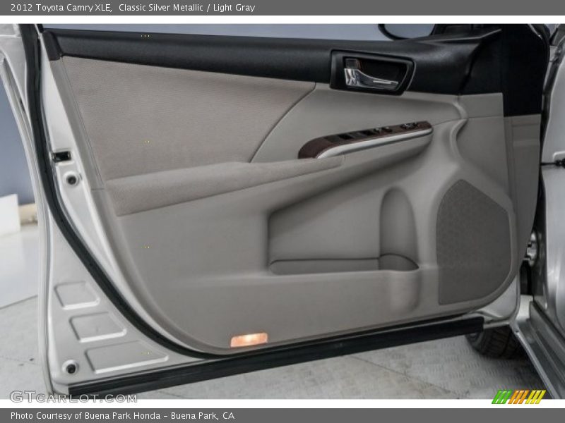 Classic Silver Metallic / Light Gray 2012 Toyota Camry XLE