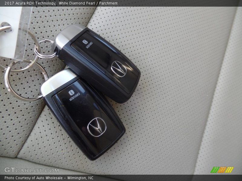 White Diamond Pearl / Parchment 2017 Acura RDX Technology