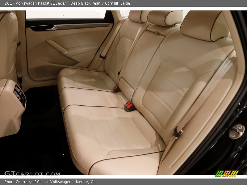 Deep Black Pearl / Cornsilk Beige 2017 Volkswagen Passat SE Sedan