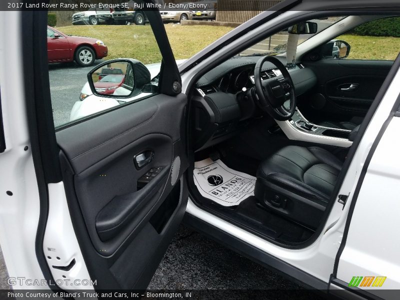 Fuji White / Ebony/Ebony 2017 Land Rover Range Rover Evoque SE