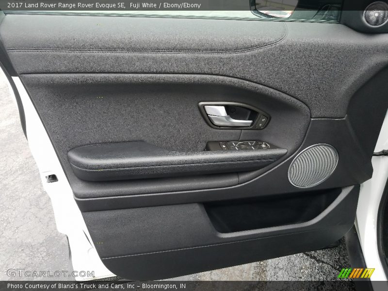 Fuji White / Ebony/Ebony 2017 Land Rover Range Rover Evoque SE