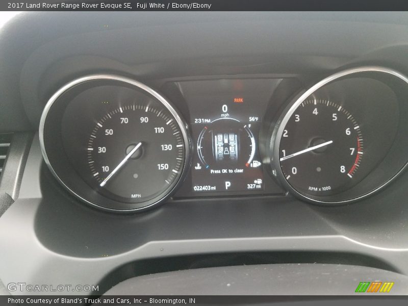 Fuji White / Ebony/Ebony 2017 Land Rover Range Rover Evoque SE