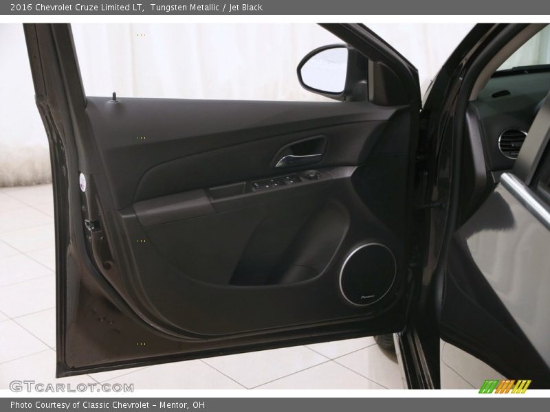 Tungsten Metallic / Jet Black 2016 Chevrolet Cruze Limited LT
