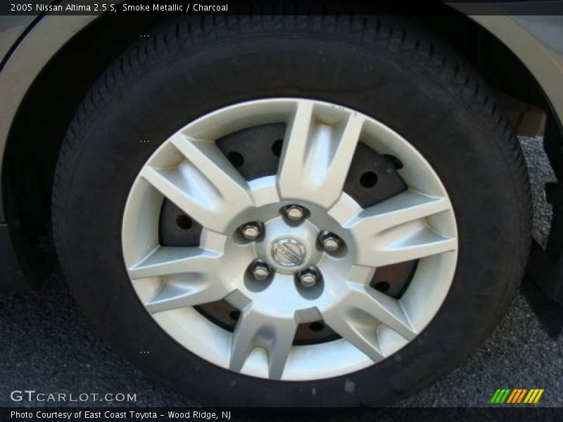 Smoke Metallic / Charcoal 2005 Nissan Altima 2.5 S