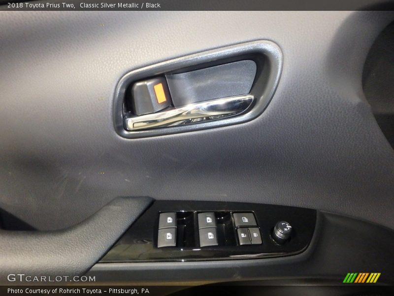 Classic Silver Metallic / Black 2018 Toyota Prius Two