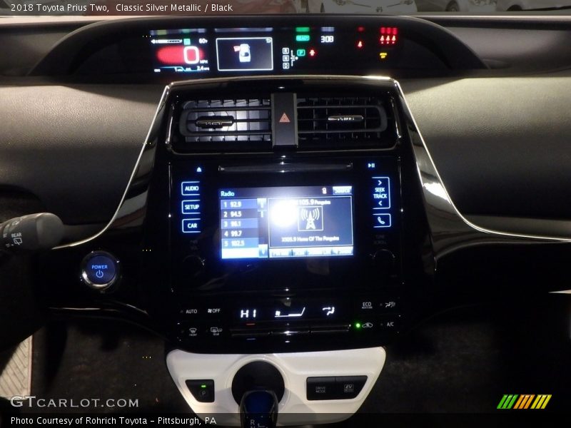 Classic Silver Metallic / Black 2018 Toyota Prius Two