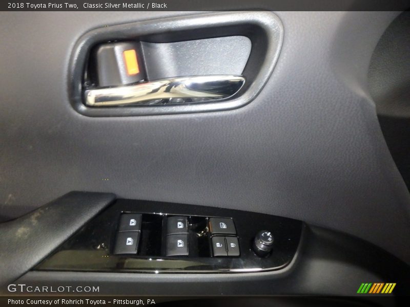 Classic Silver Metallic / Black 2018 Toyota Prius Two