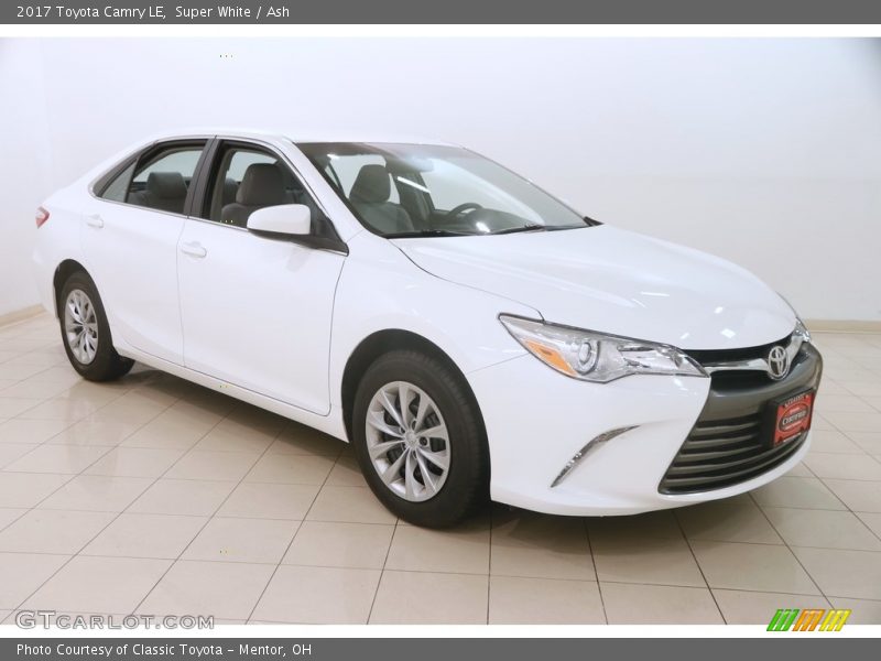 Super White / Ash 2017 Toyota Camry LE