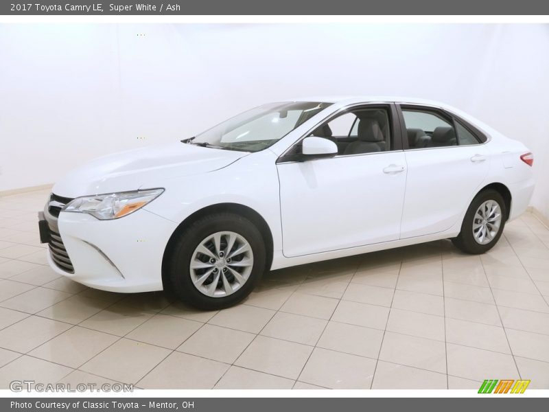 Super White / Ash 2017 Toyota Camry LE