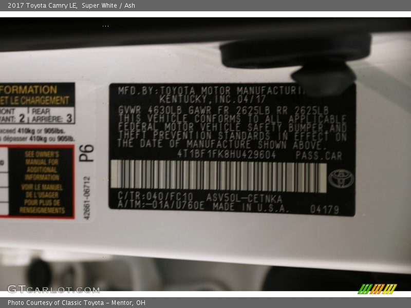 Super White / Ash 2017 Toyota Camry LE