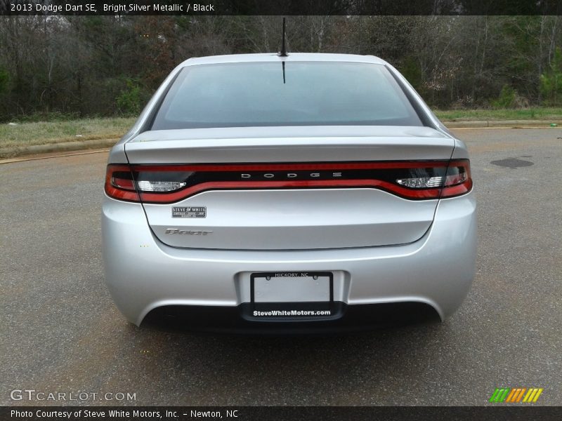 Bright Silver Metallic / Black 2013 Dodge Dart SE
