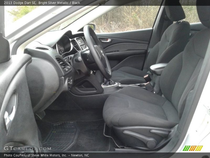 Bright Silver Metallic / Black 2013 Dodge Dart SE