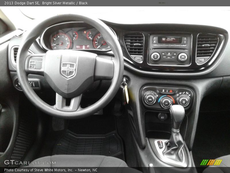 Bright Silver Metallic / Black 2013 Dodge Dart SE
