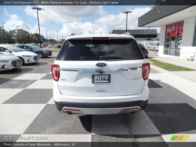 White Platinum Metallic Tri-Coat / Medium Light Camel 2016 Ford Explorer XLT