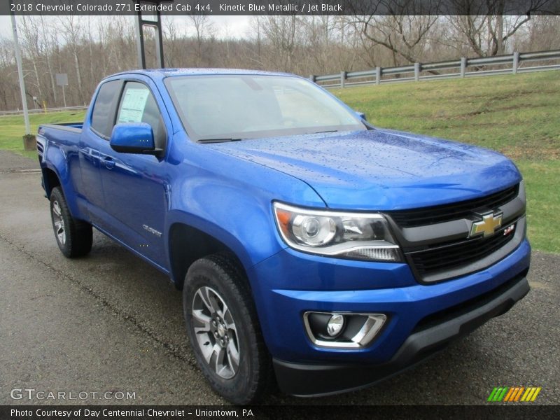 Front 3/4 View of 2018 Colorado Z71 Extended Cab 4x4