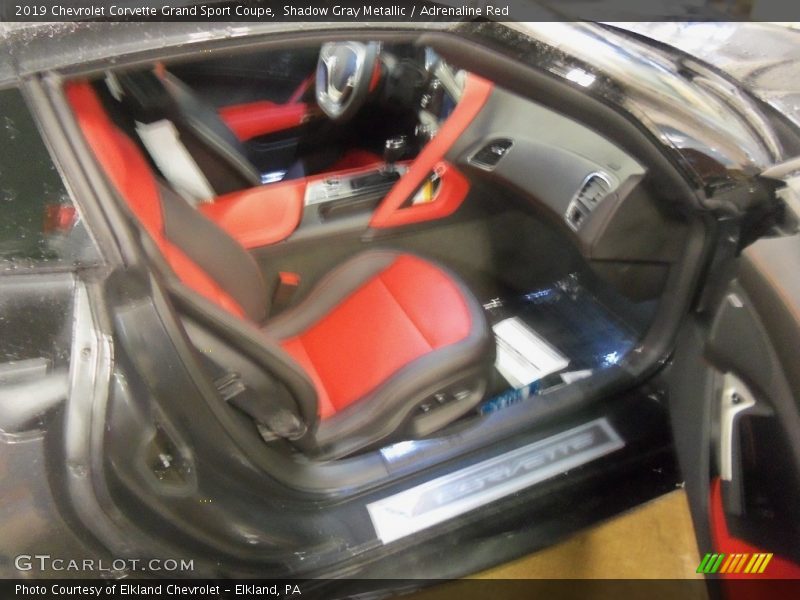 Shadow Gray Metallic / Adrenaline Red 2019 Chevrolet Corvette Grand Sport Coupe