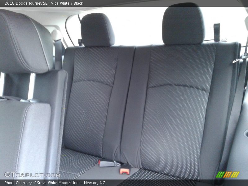 Vice White / Black 2018 Dodge Journey SE