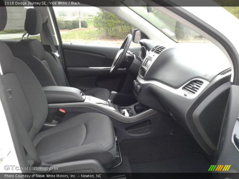 Vice White / Black 2018 Dodge Journey SE
