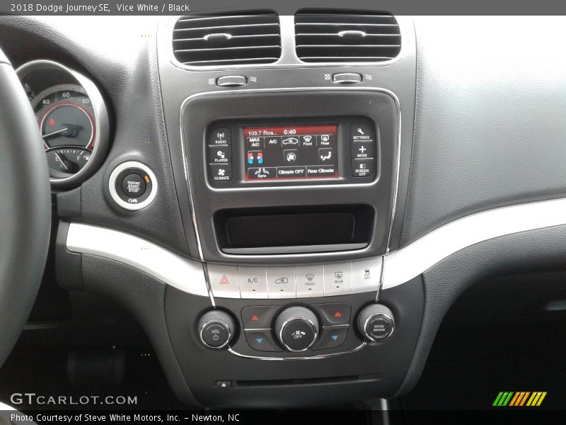 Vice White / Black 2018 Dodge Journey SE