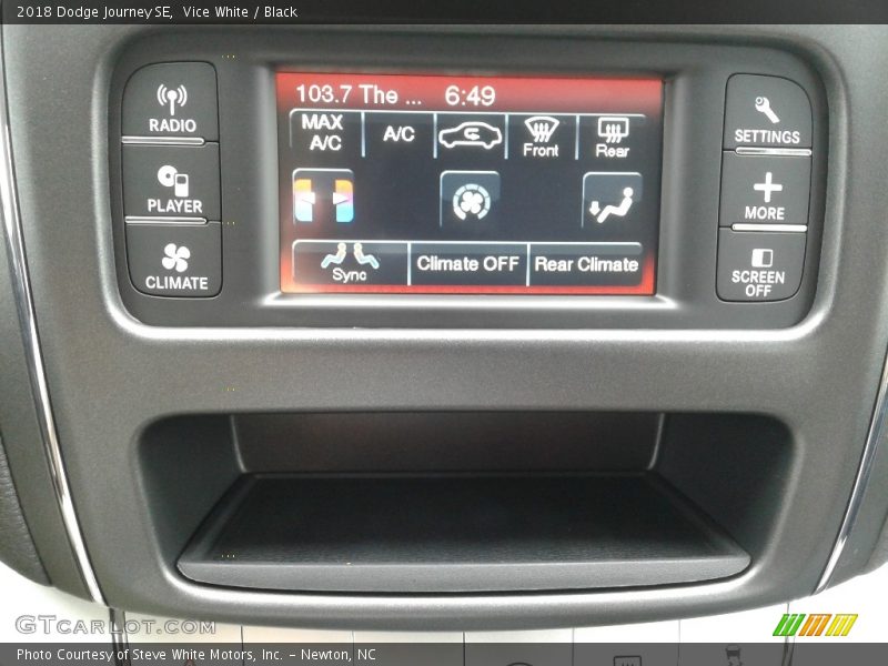 Vice White / Black 2018 Dodge Journey SE
