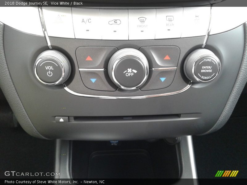 Vice White / Black 2018 Dodge Journey SE