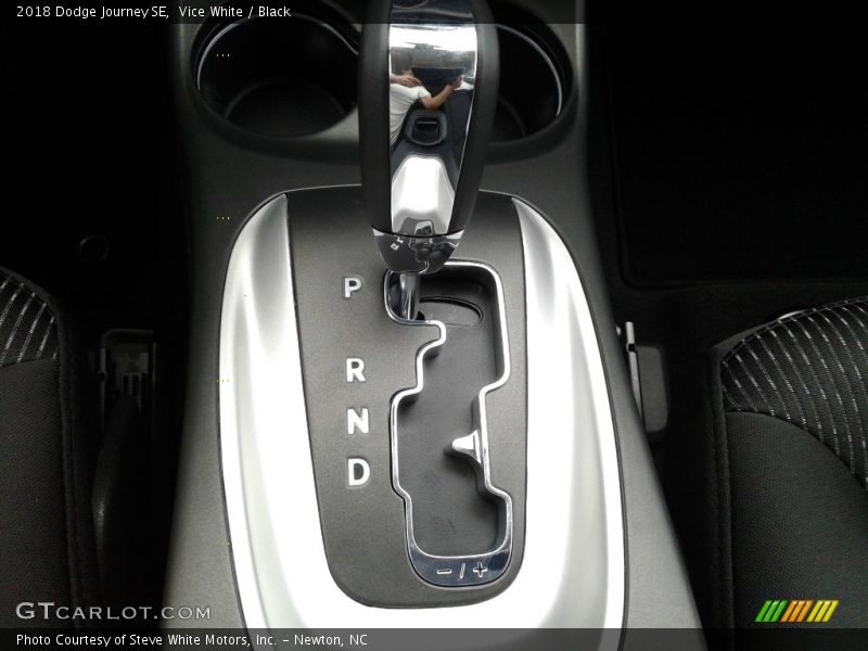 Vice White / Black 2018 Dodge Journey SE
