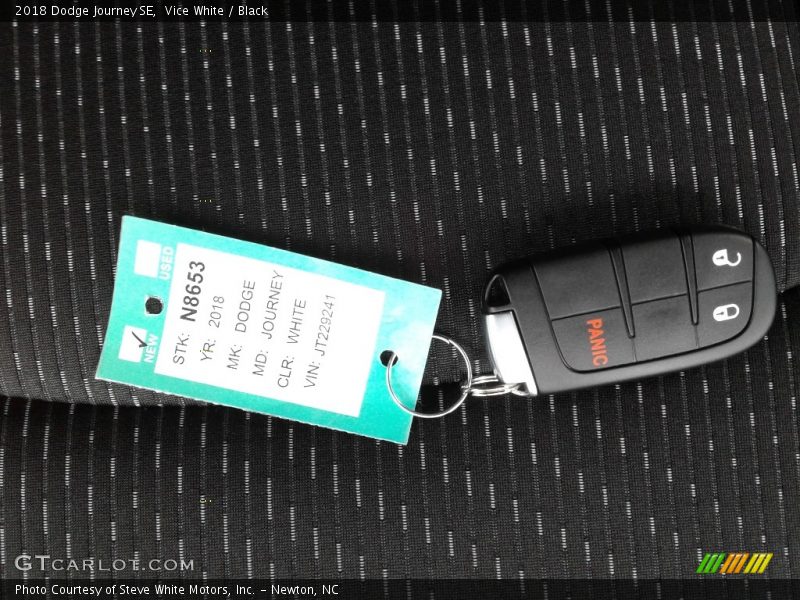 Vice White / Black 2018 Dodge Journey SE