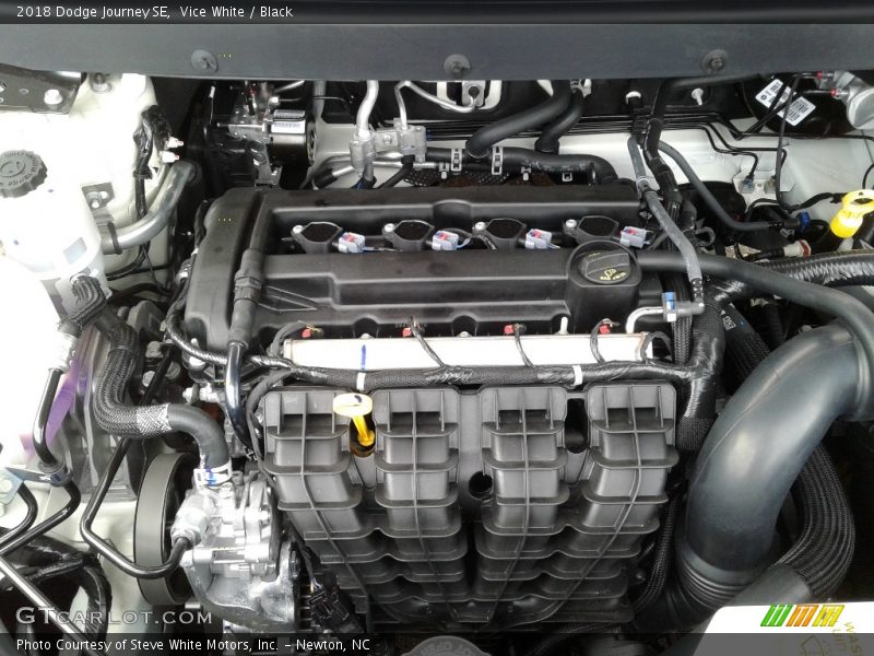 Vice White / Black 2018 Dodge Journey SE