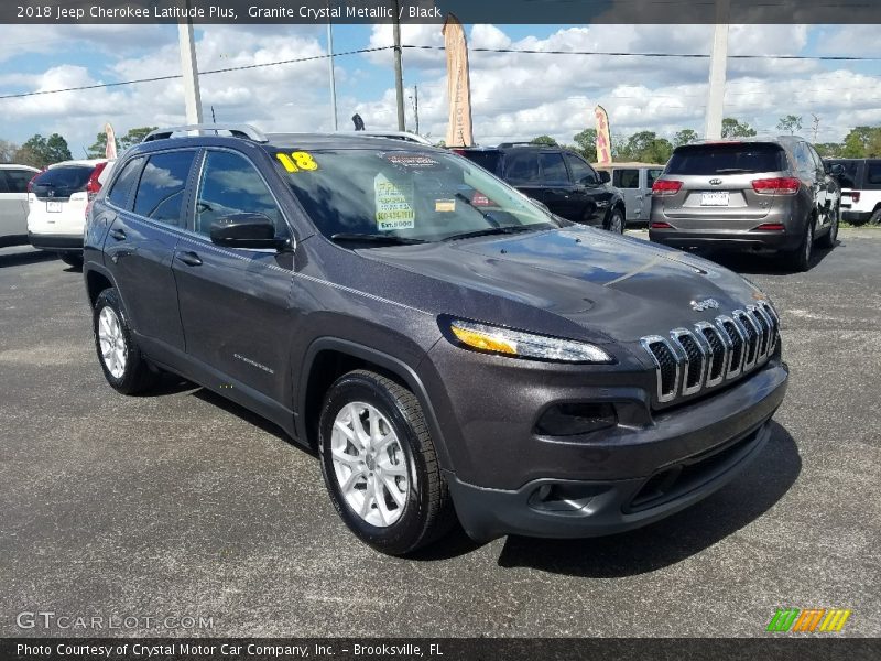 Front 3/4 View of 2018 Cherokee Latitude Plus