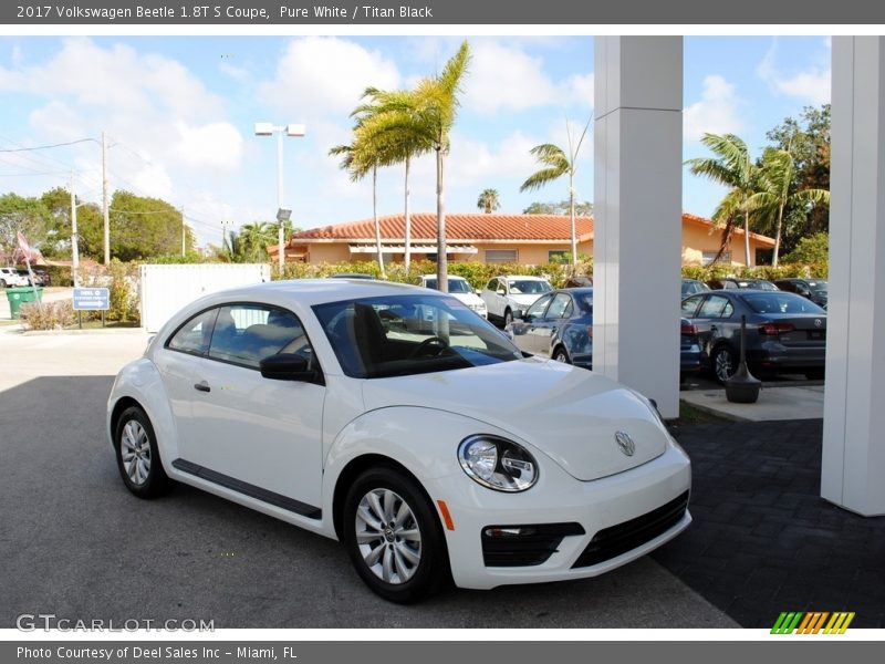 Pure White / Titan Black 2017 Volkswagen Beetle 1.8T S Coupe