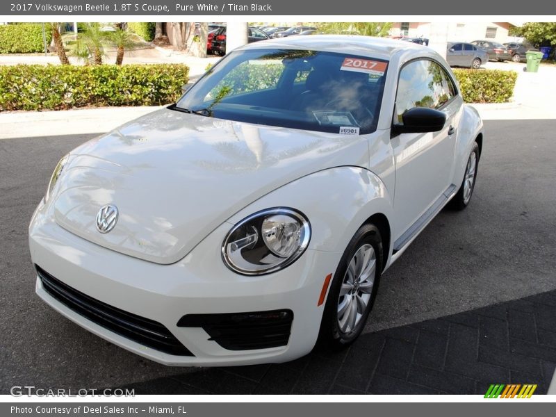 Pure White / Titan Black 2017 Volkswagen Beetle 1.8T S Coupe