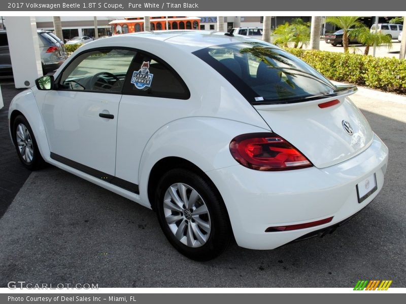 Pure White / Titan Black 2017 Volkswagen Beetle 1.8T S Coupe