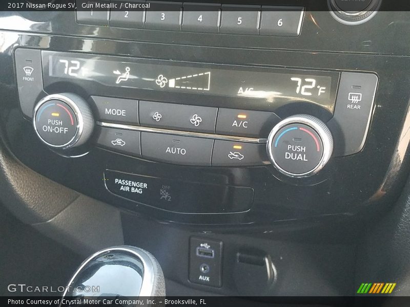Gun Metallic / Charcoal 2017 Nissan Rogue SV