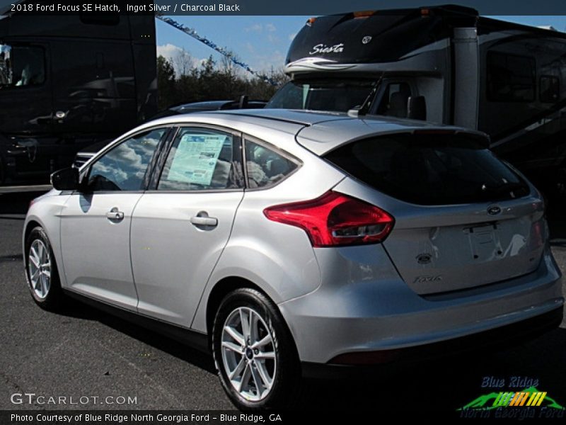Ingot Silver / Charcoal Black 2018 Ford Focus SE Hatch