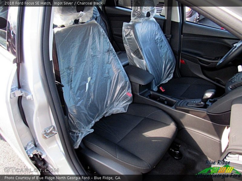 Ingot Silver / Charcoal Black 2018 Ford Focus SE Hatch